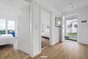 2 bedrooms, iron/ironing board, travel cot, free WiFi