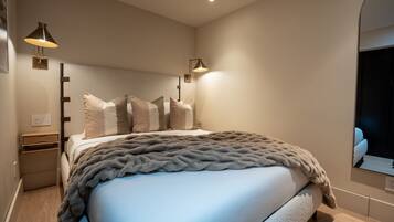 1 bedroom, desk, iron/ironing board, travel cot