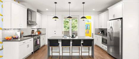 Réfrigérateur, micro-ondes, four, plaque de cuisson