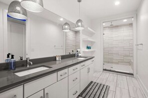 Shower, hair dryer, towels, shampoo - 8 Beds | Minutes to Broadway, Gulch & 12 South (Nashville)