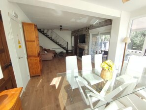 Télévision, cheminée