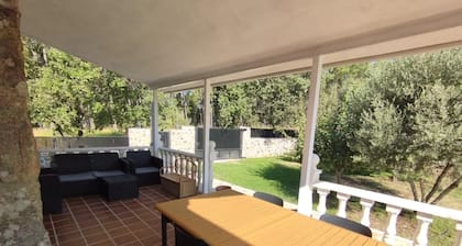 Maison rurale 'Los Pinos' avec vue sur la montagne, piscine privée et Wi-Fi