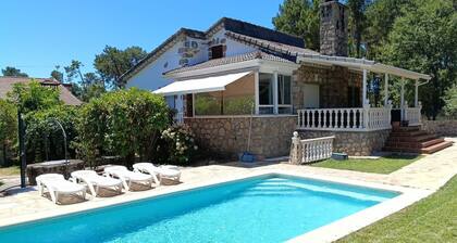 Country House 'Los Pinos' with Mountain View, Private Pool and Wi-Fi
