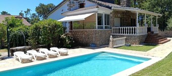 Country House 'Los Pinos' with Mountain View, Private Pool and Wi-Fi