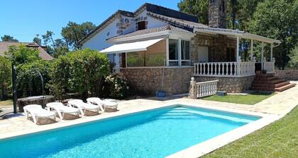 Country House 'Los Pinos' with Mountain View, Private Pool and Wi-Fi