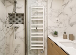 Apartment | Bathroom - Charmant T2 lumineux près de Montmartre (Paris)