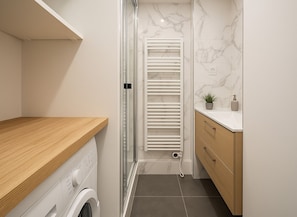 Apartment | Bathroom | Free toiletries, hair dryer, towels, soap