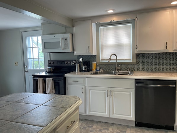 Microwave, oven, stovetop, dishwasher