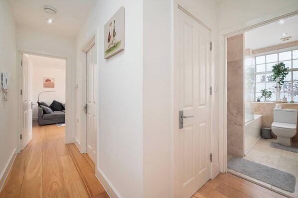 Apartment, 2 Bedrooms, City View | Interior