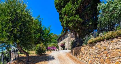 Villa Poggio al Coniglio a Suvereto con Piscina