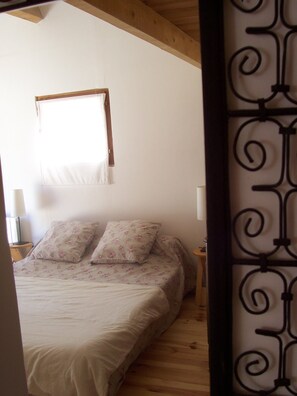 3 quartos, ferros/tábuas de passar roupa, berço de viagem, Wi-Fi