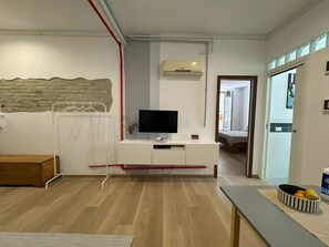 2 chambres, fer et planche à repasser, Wi-Fi, draps fournis