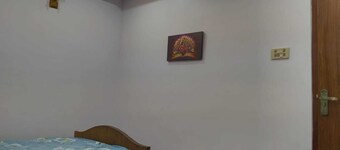 Enchanting 2-bedroom cozy suite W Home theartre in Tokha