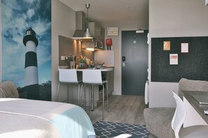 Studio, Non Smoking | Private kitchen