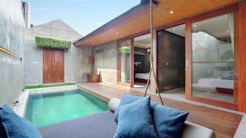 Villa, 1 slaapkamer, privézwembad | Woonruimte | Een 32-inch flatscreentelevisie met kabelzenders en televisie