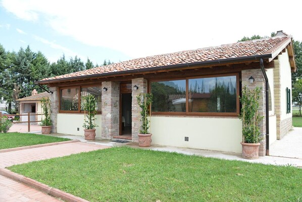 Exterior - Cosy apartment for 4 guests with pool, WIFI, patio and pets allowed (Castiglione Del Lago)