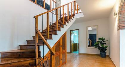 Villa 'Marmeleira Country House' avec Terrasse Privée, Wi-Fi et Climatisation