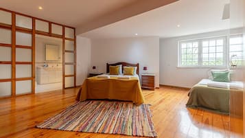 4 camere, ferro/asse da stiro, Wi-Fi