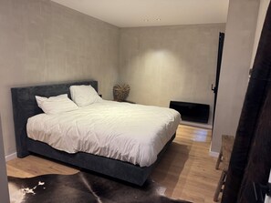 3 chambres, fer et planche à repasser, Wi-Fi, draps fournis