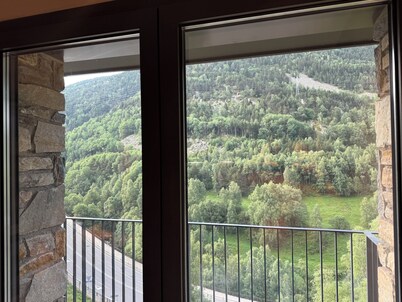 New apartment 1 km from the ski elevator of El tarter