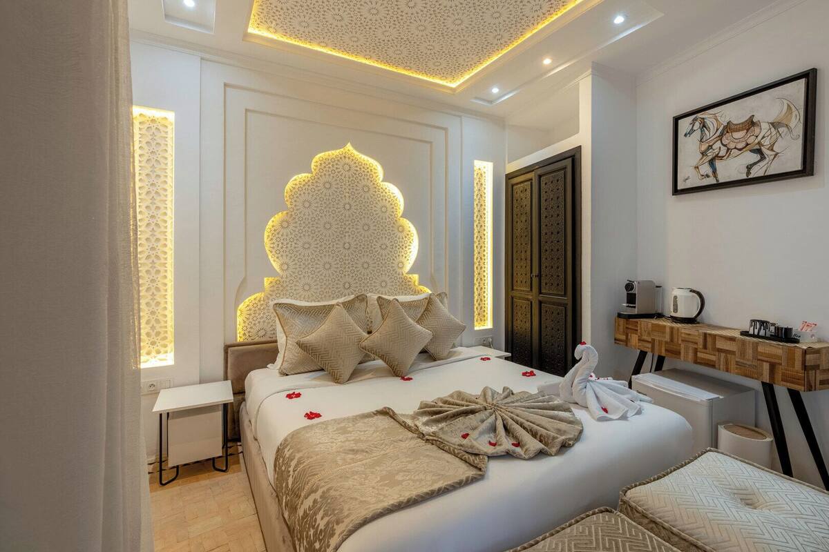 Phòng đôi tiện nghi đơn giản, 1 giường cỡ queen, không hút thuốc, máy điều hòa | Két bảo mật tại phòng, phòng cách âm, bàn ủi/dụng cụ ủi quần áo 