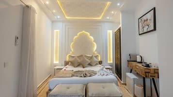 In-room safe, soundproofing, iron/ironing board, free WiFi