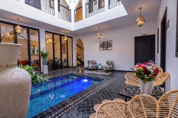 In-room safe, soundproofing, iron/ironing board, free WiFi