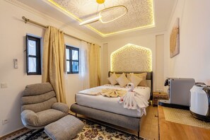 Deluxe Double Room, 1 Queen Bed, Non Smoking, Air conditioning