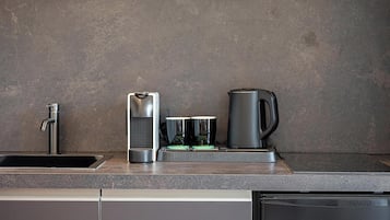 Family Suite, City View | Private kitchen