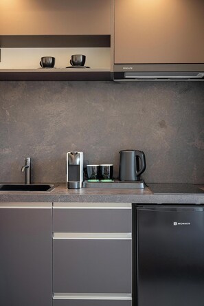 Family Suite, City View | Private kitchen | Mini-fridge, espresso maker, coffee/tea maker, electric kettle