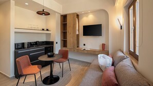 Suite – comfort, byutsikt | Oppholdsområde