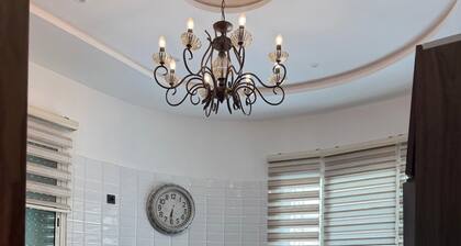 Spacious villa ideal for large families, close to city centre and local shops