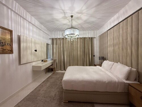 Spacious villa ideal for large families, close to city centre and local shops