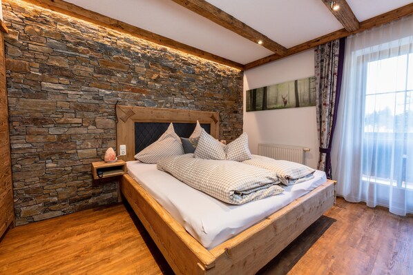 1 bedroom, internet, bed sheets