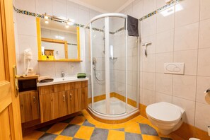 Haartrockner, Handtücher, Seife