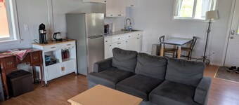 Cliff Haven on the Bay - Ocean, Bay, & Mountain View, 1 bdrm Cottage