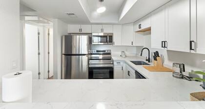 Modern 1-Bedroom apartment Getaway with All the Essentials