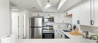 Modern 1-Bedroom apartment Getaway with All the Essentials