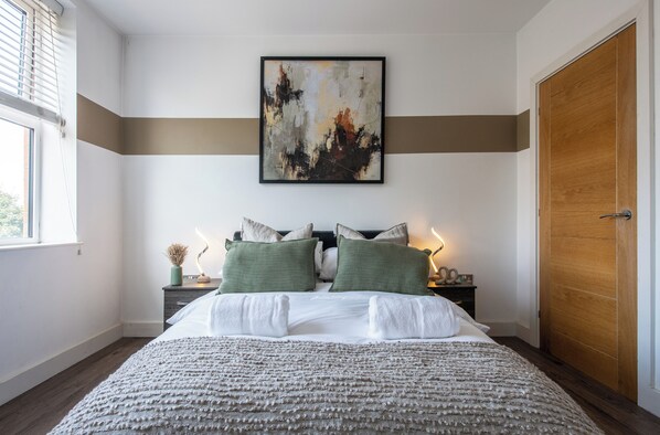 Iron/ironing board, free WiFi - The Mint Apartment (Birmingham)