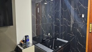 Standard Apartment, 3 Bedrooms - Royal Tulip Dancenter Suites Sharjah (Sharjah)