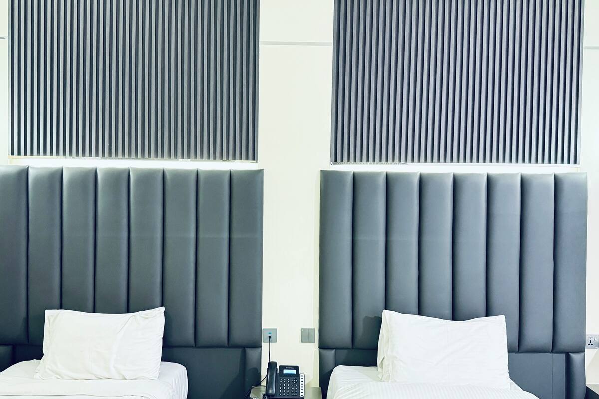Soundproofing, free WiFi, bed sheets