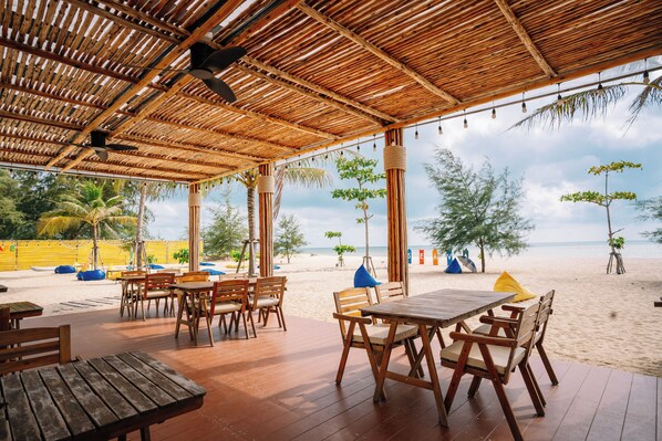 Beach bar
