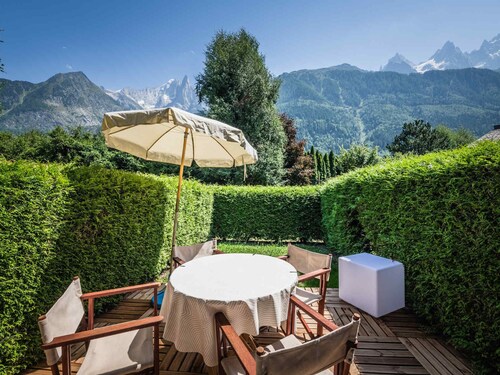 Modern apartment with terrace and private garden in Chamonix - Parking included