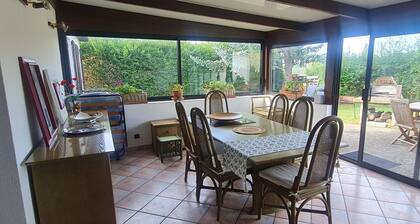 Independent cottage in the countryside with private parking