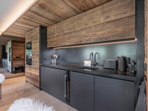 Fridge, oven, dishwasher