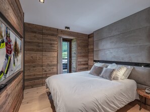 3 bedrooms, free WiFi, bed sheets