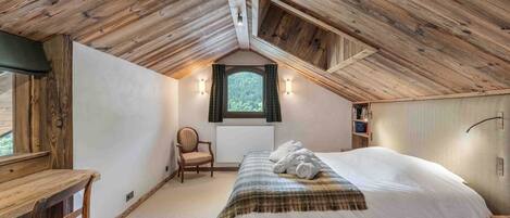 5 bedrooms, free WiFi, bed sheets