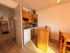 Kylskåp och diskmaskin