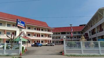 Pintu masuk hartanah