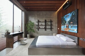 4 bedrooms, in-room safe, desk, iron/ironing board